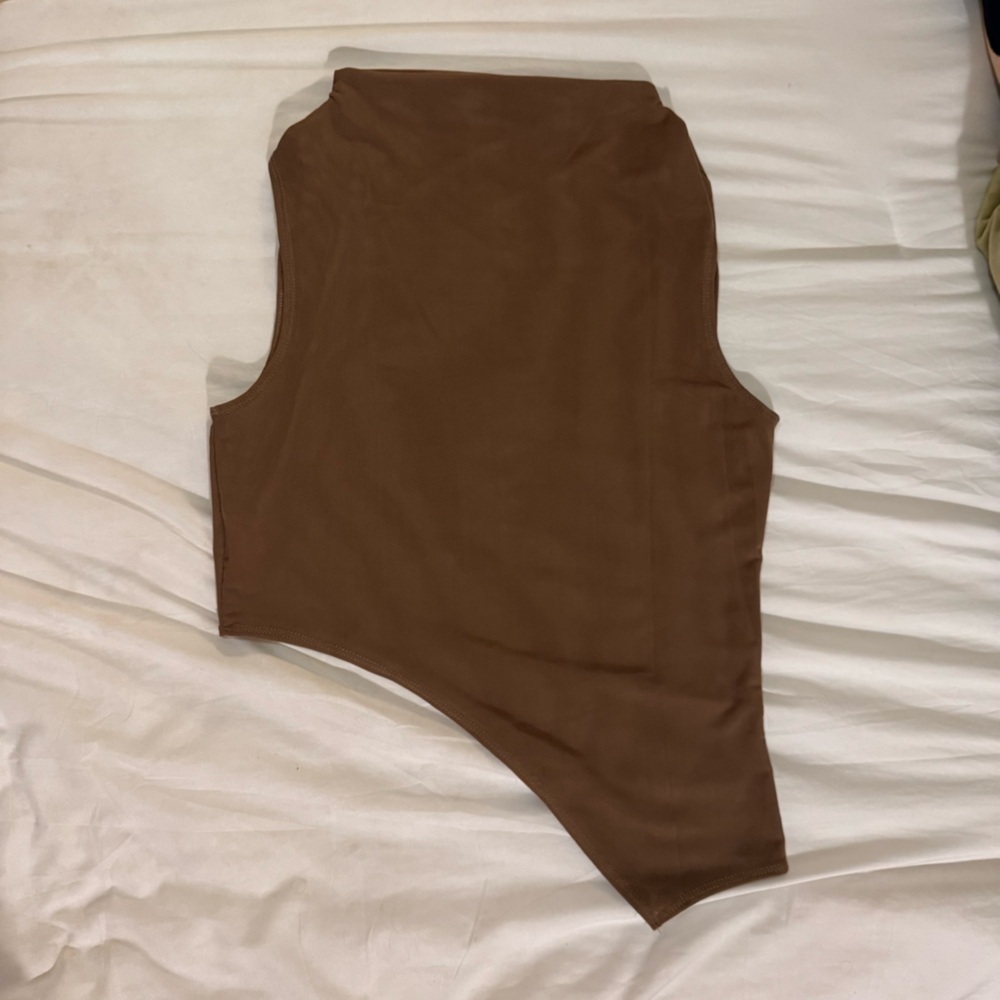 Sheer Mesh Asymmetrical Mock Neck Tank Top Crop Tol | medium | BRAND NEW - Picture 4 of 9